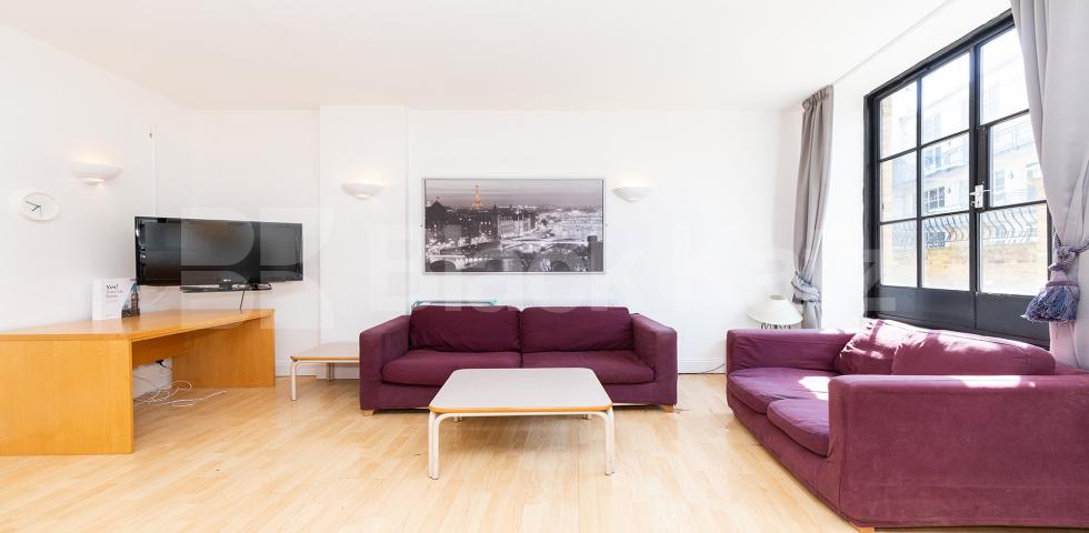 			WAREHOUSE CONVERSION, 2 Bedroom, 1 bath, 1 reception Apartment			 Crawford Passage EC1R, FARRINGDON / HOLBORN